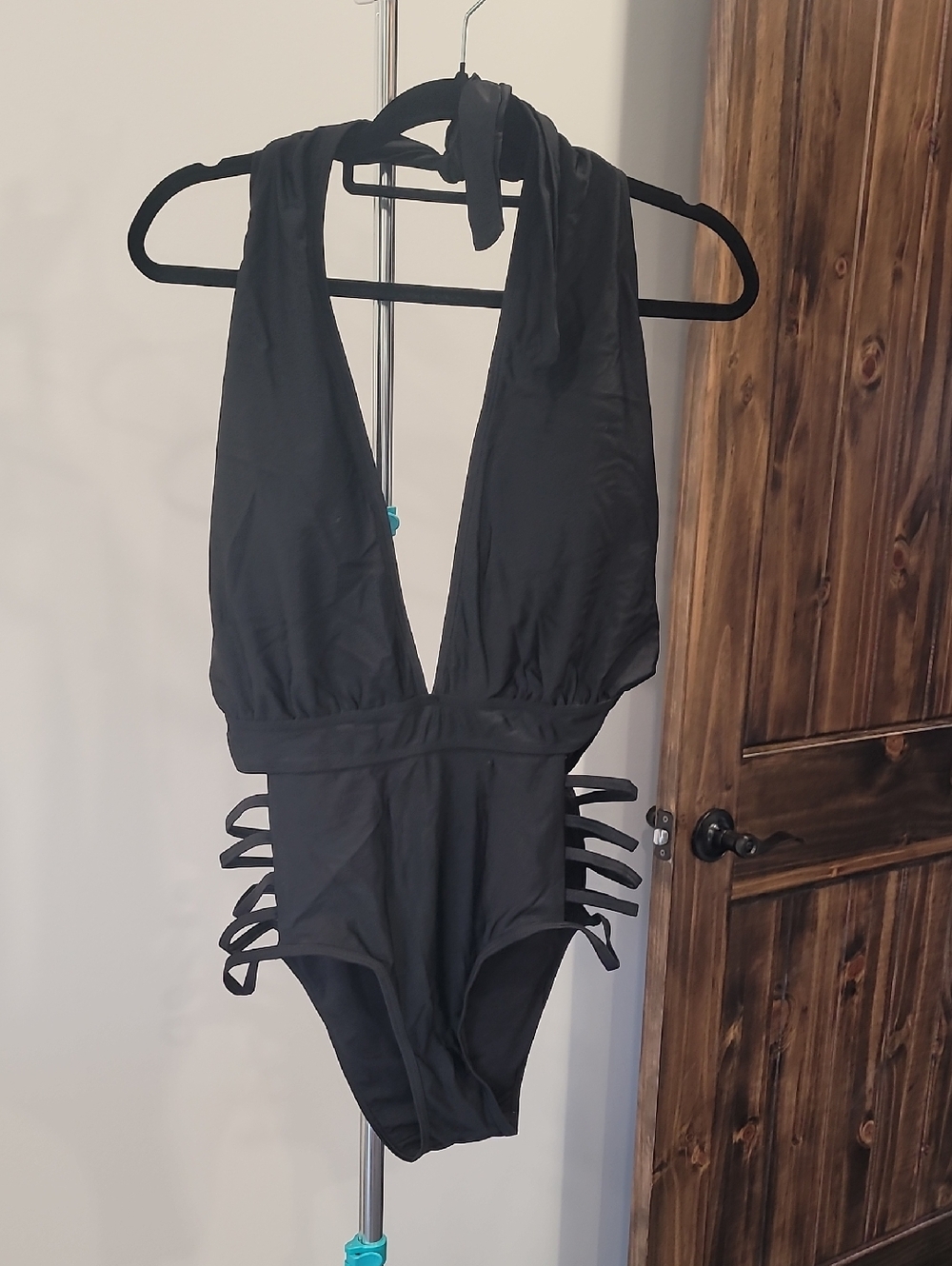 Source Unknown Black Plunge One-Piece Swimsuit with Side Straps